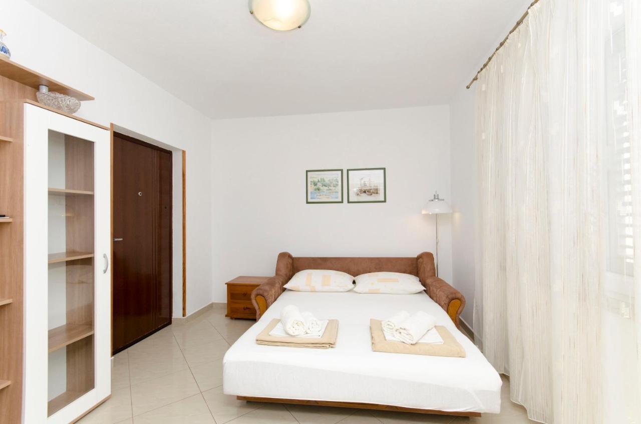 Apartments Banic Postira Buitenkant foto